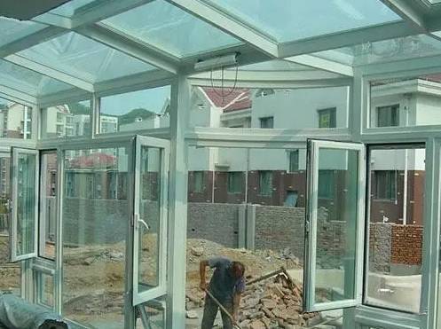 垫钱做门窗工程，最后都落得如此下场，悔不当初——金属门窗工程防坑指南